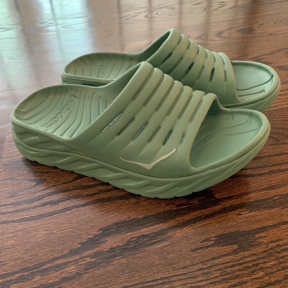 Men’s HOKA Ora Recovery Slides (size 9)
